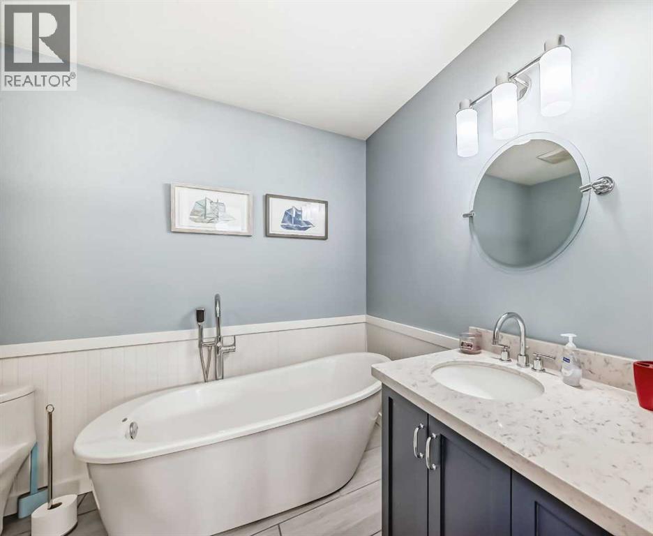 119 Pump Hill Bay Sw, Calgary, Alberta  T2V 4L6 - Photo 29 - A2253037