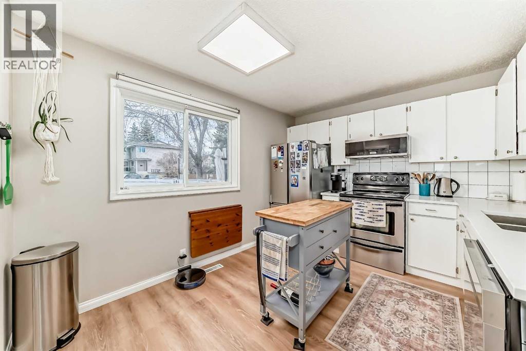 21 Woodfern Road Sw, Calgary, Alberta  T2W 4Y4 - Photo 10 - A2269855