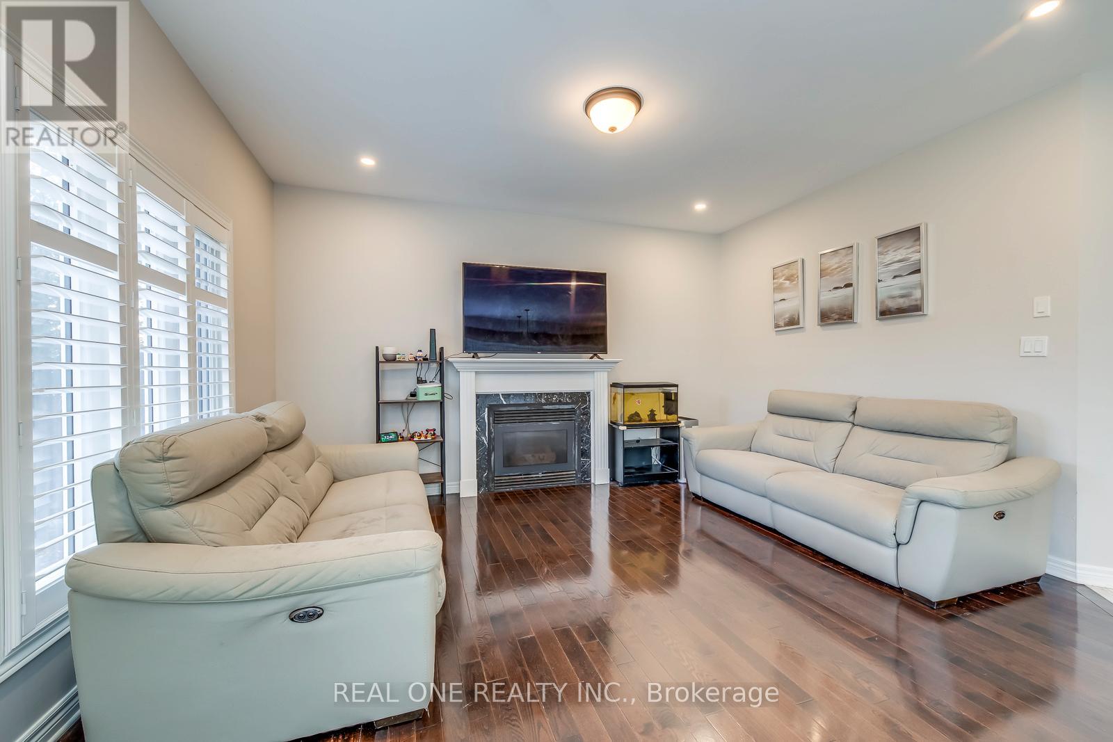 2163 Westmount Drive, Oakville, Ontario  L6M 3N9 - Photo 11 - W12582536