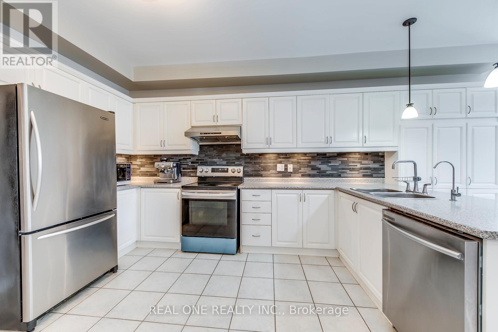 2163 Westmount Drive, Oakville, Ontario  L6M 3N9 - Photo 13 - W12582536