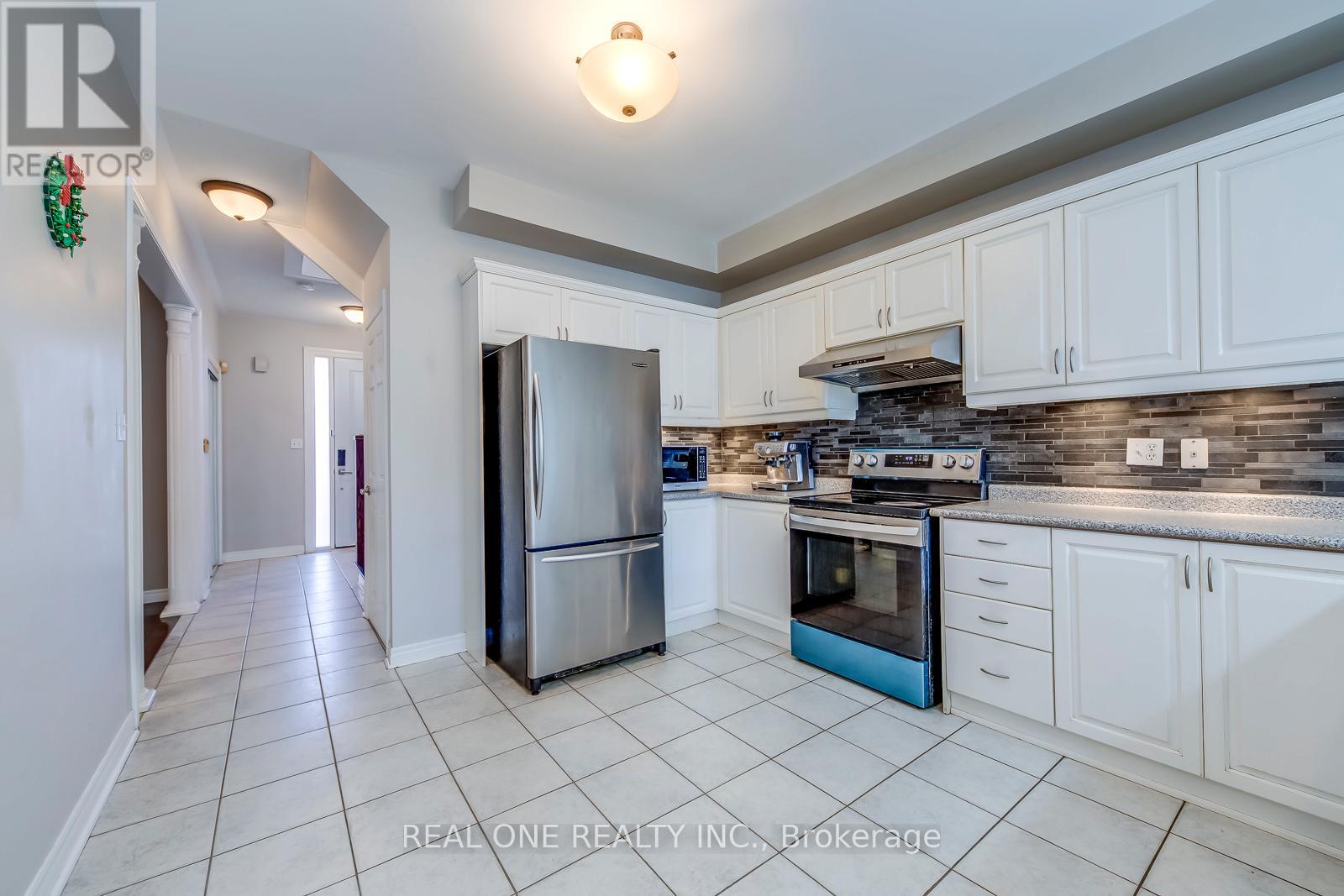 2163 Westmount Drive, Oakville, Ontario  L6M 3N9 - Photo 14 - W12582536