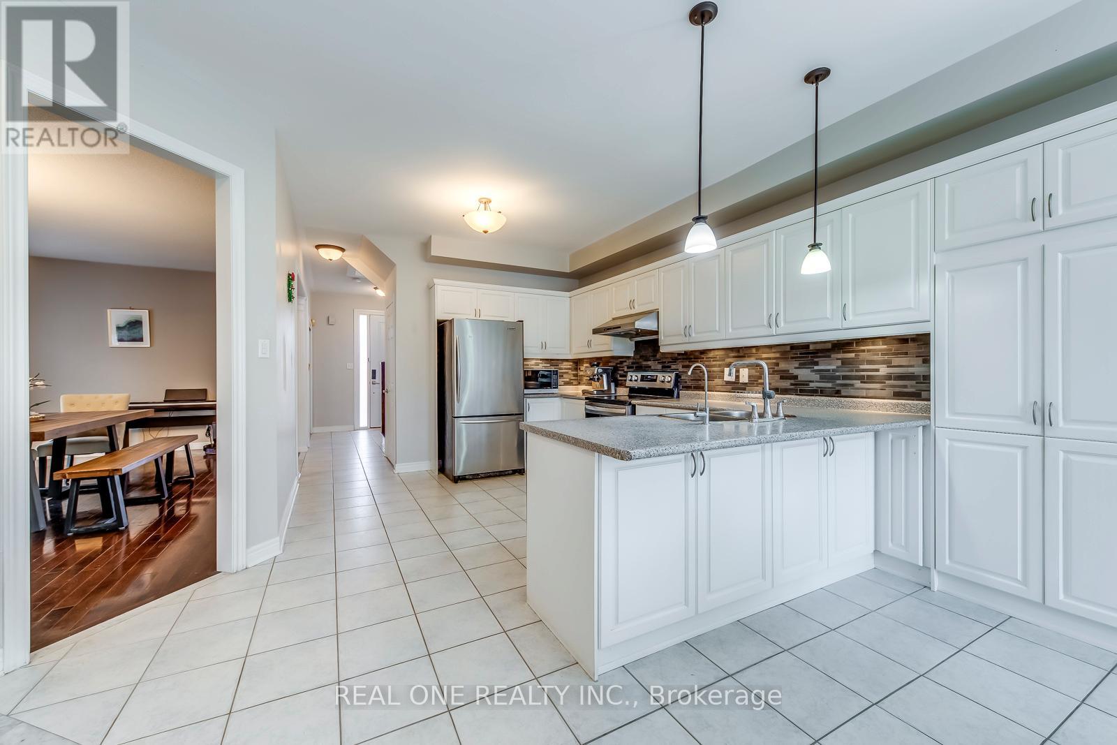 2163 Westmount Drive, Oakville, Ontario  L6M 3N9 - Photo 16 - W12582536