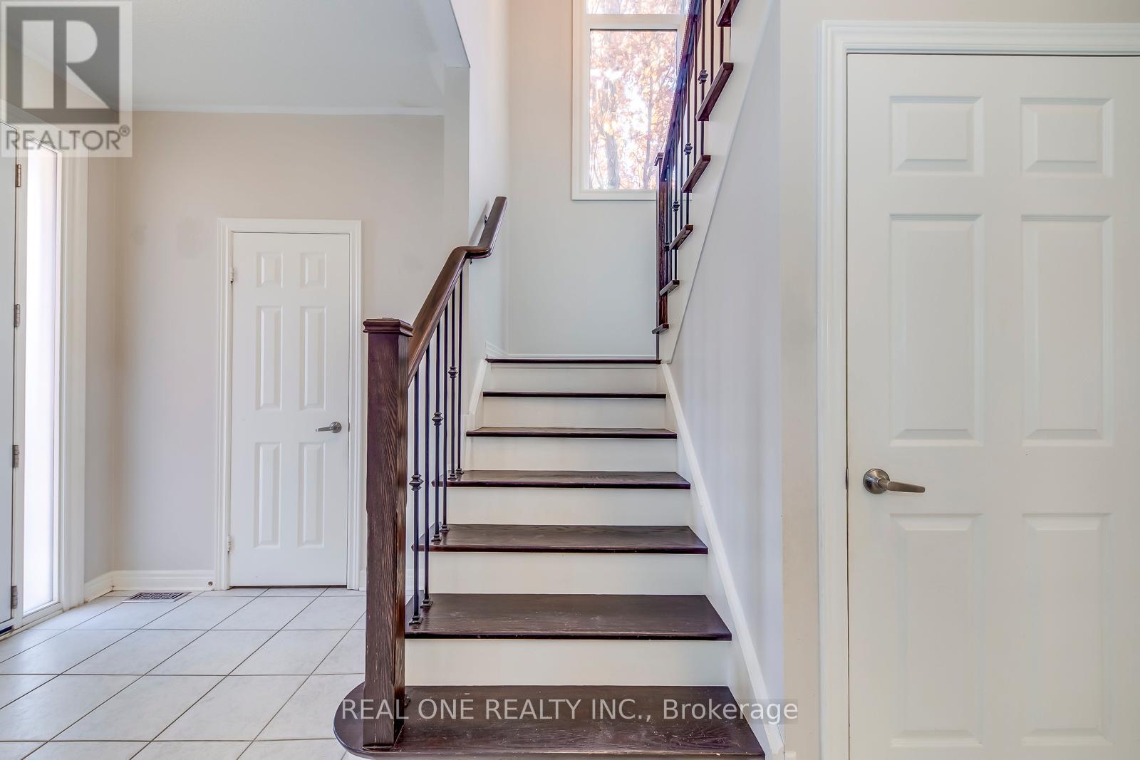 2163 Westmount Drive, Oakville, Ontario  L6M 3N9 - Photo 22 - W12582536