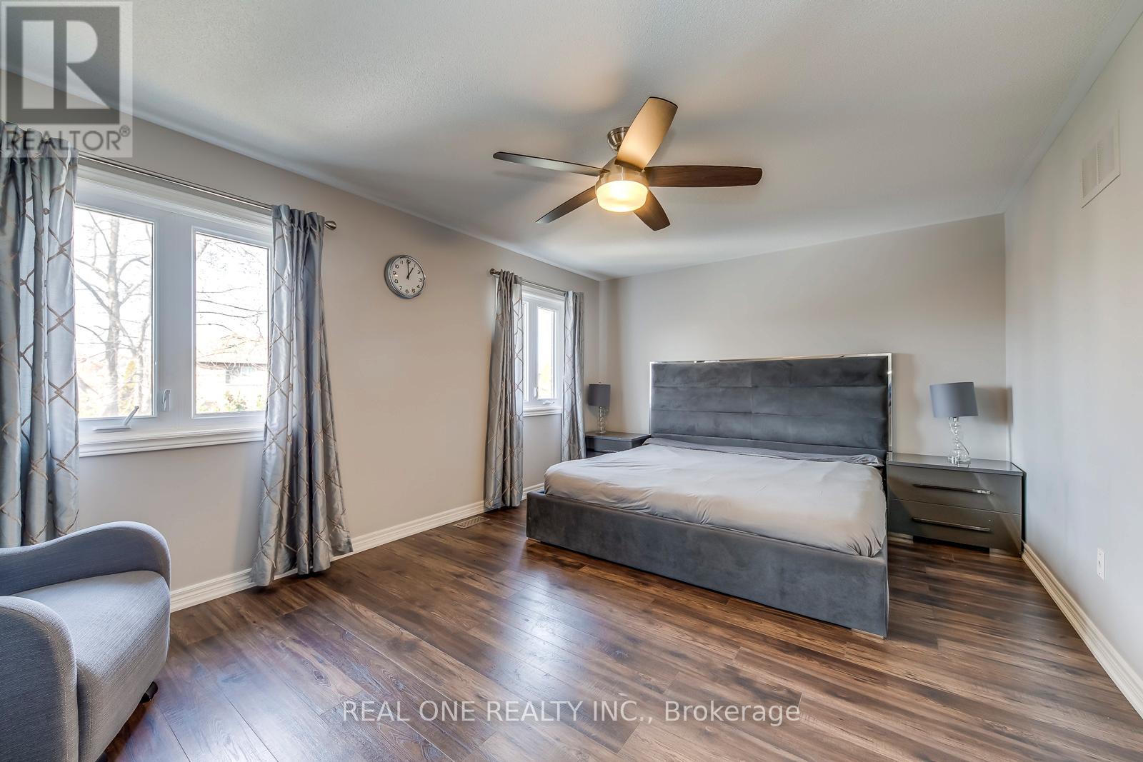 2163 Westmount Drive, Oakville, Ontario  L6M 3N9 - Photo 25 - W12582536