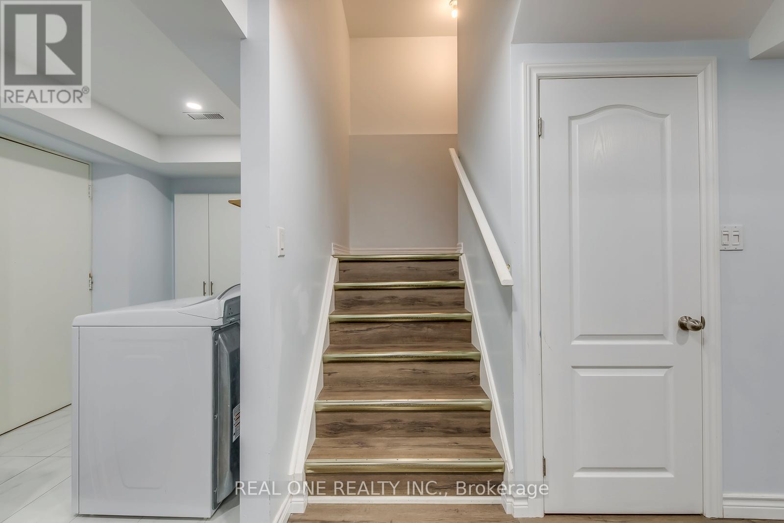 2163 Westmount Drive, Oakville, Ontario  L6M 3N9 - Photo 39 - W12582536