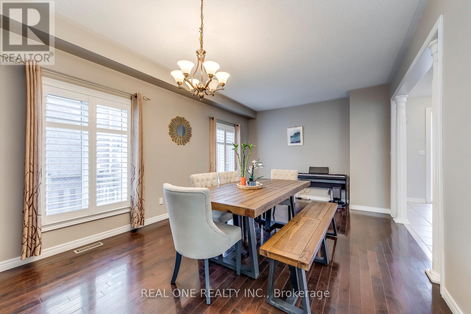 2163 Westmount Drive, Oakville, Ontario  L6M 3N9 - Photo 8 - W12582536