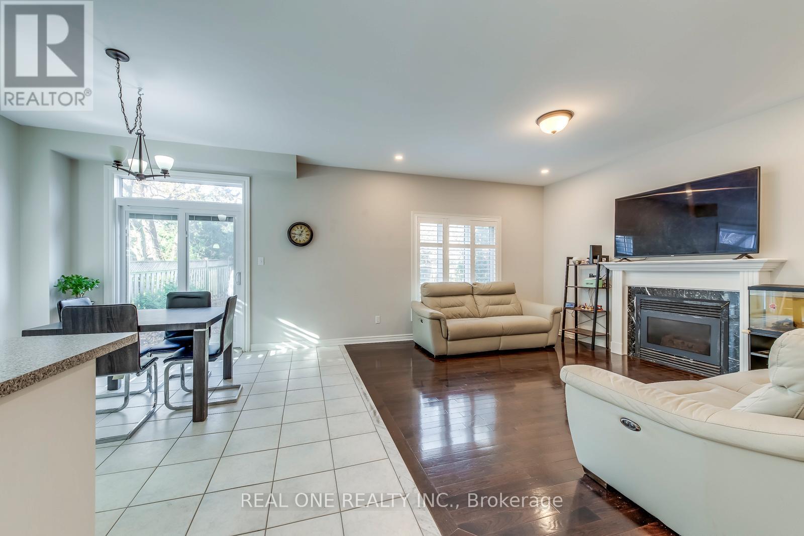 2163 Westmount Drive, Oakville, Ontario  L6M 3N9 - Photo 9 - W12582536