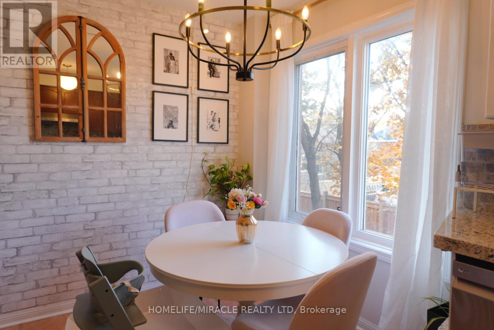 98 - 1128 Dundas Street W, Mississauga, Ontario  L5C 1E1 - Photo 10 - W12582574