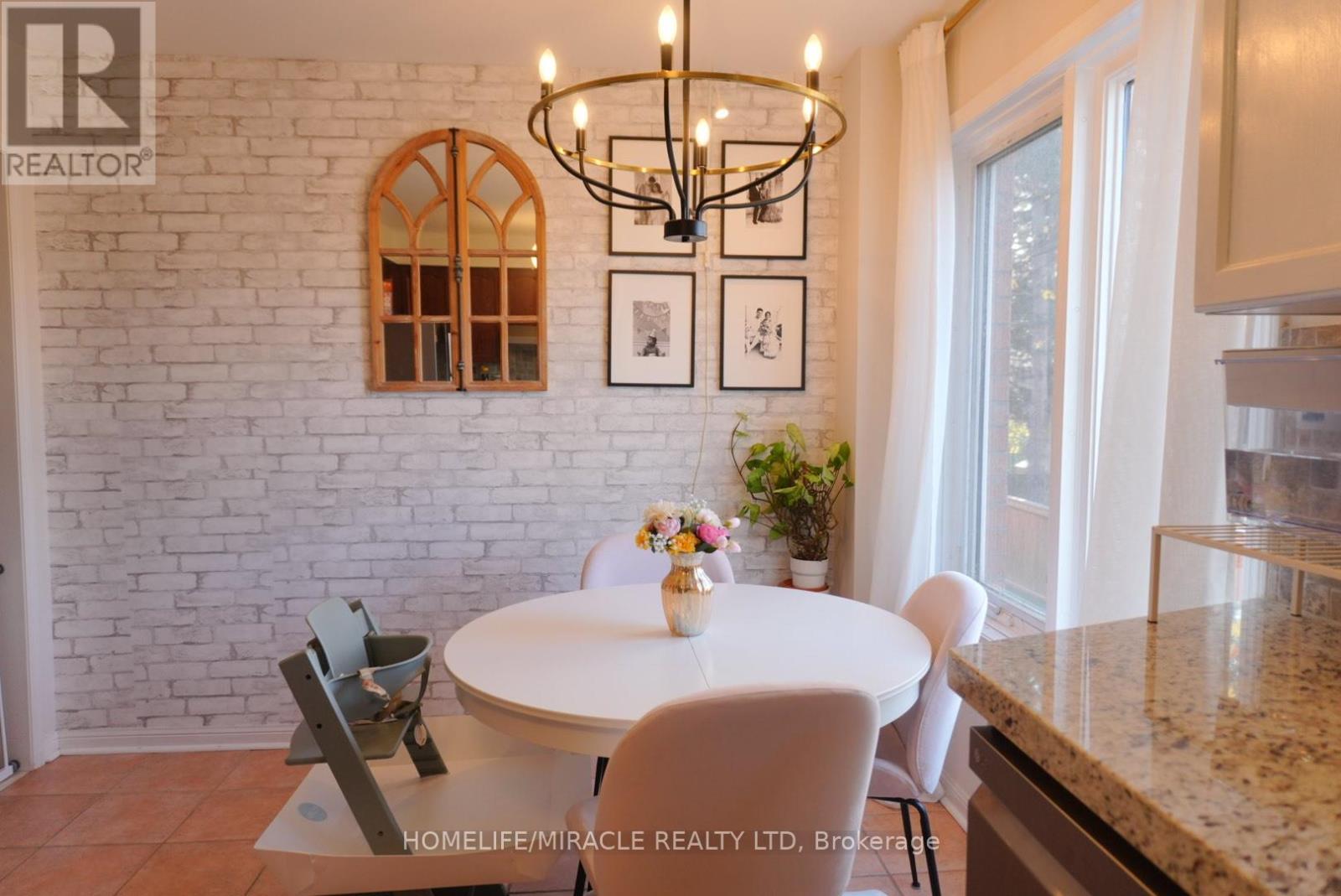 98 - 1128 Dundas Street W, Mississauga, Ontario  L5C 1E1 - Photo 11 - W12582574