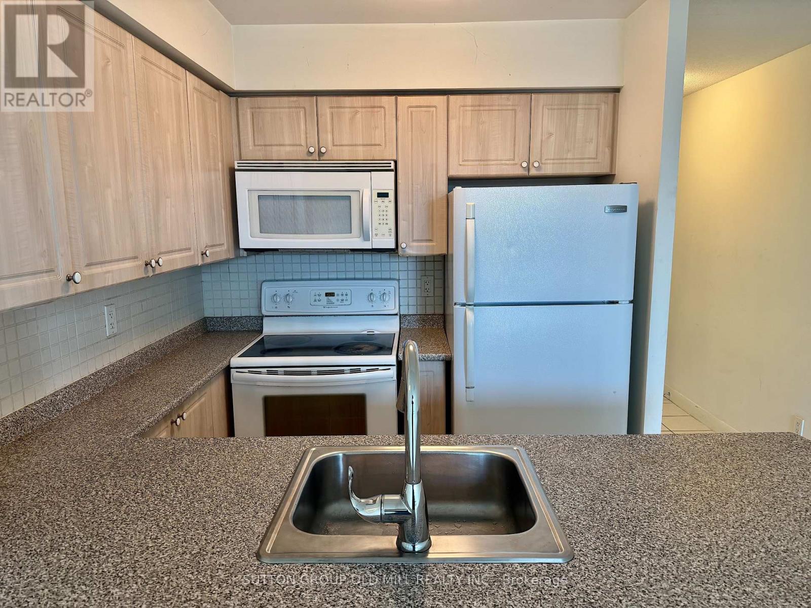 305 - 235 Sherway Gardens Road, Toronto, Ontario  M9C 0A2 - Photo 11 - W12582586