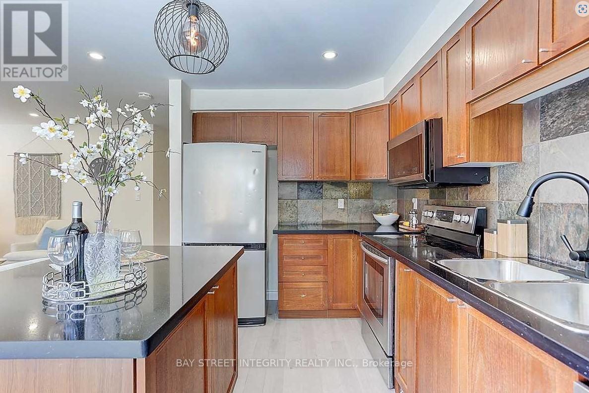 2221 Amberglen Court, Oakville, Ontario  L6M 4W8 - Photo 12 - W12582598