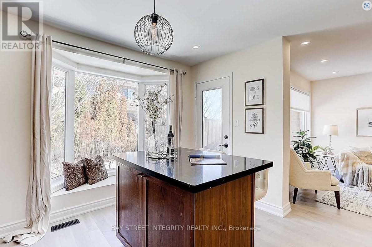 2221 Amberglen Court, Oakville, Ontario  L6M 4W8 - Photo 14 - W12582598