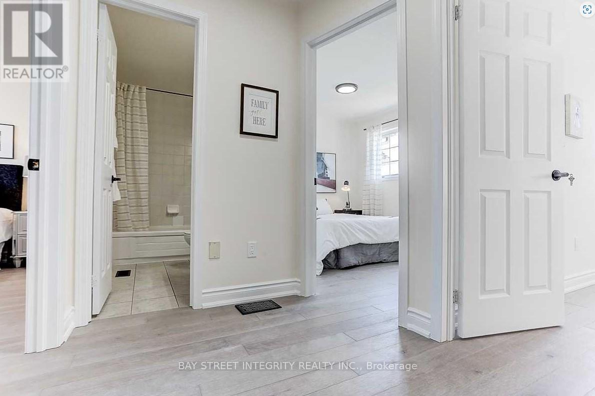 2221 Amberglen Court, Oakville, Ontario  L6M 4W8 - Photo 15 - W12582598