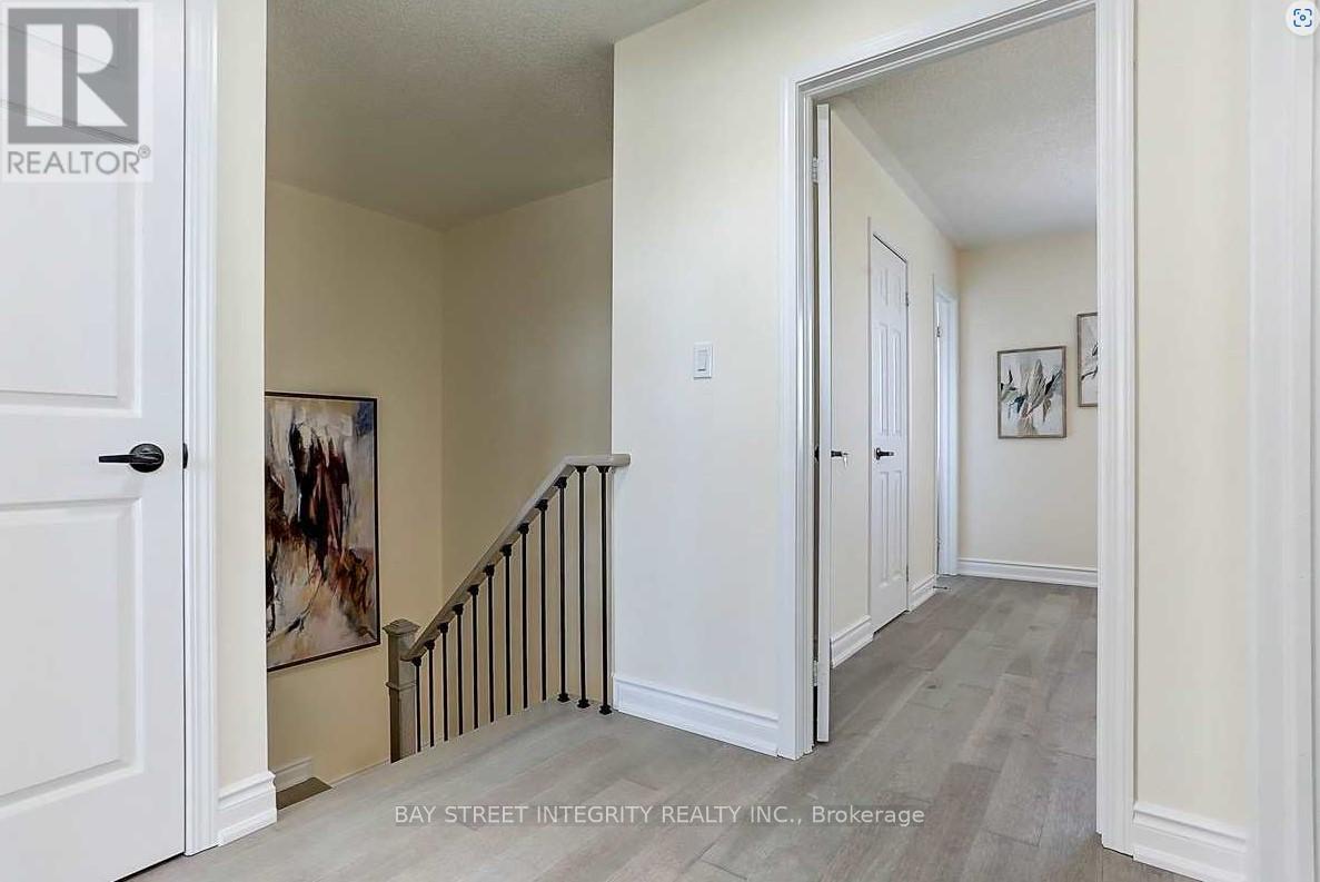 2221 Amberglen Court, Oakville, Ontario  L6M 4W8 - Photo 16 - W12582598