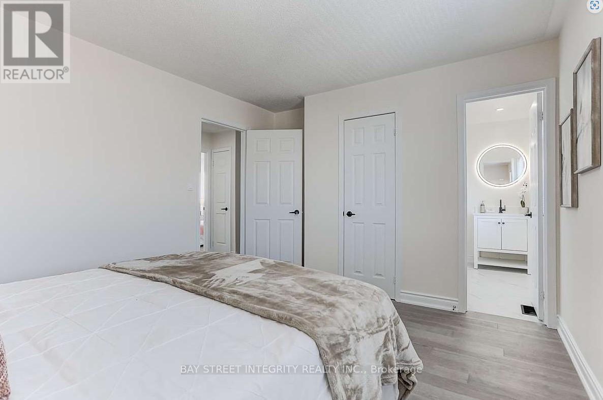 2221 Amberglen Court, Oakville, Ontario  L6M 4W8 - Photo 18 - W12582598