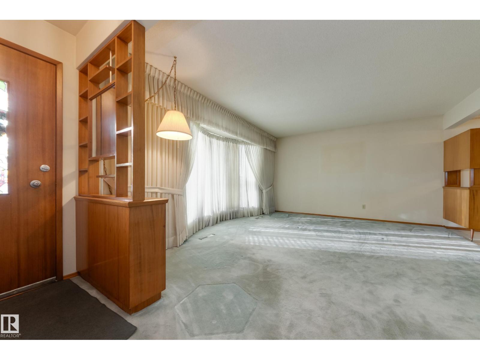 7620 136 Av Nw, Edmonton, Alberta  T5C 2K5 - Photo 3 - E4466877