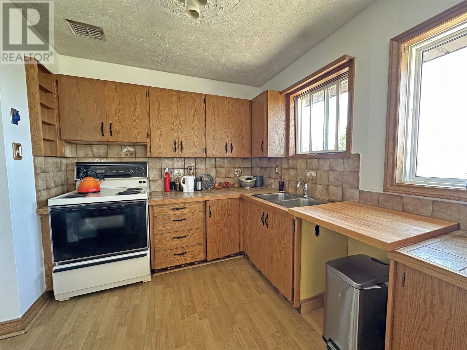 213 & 215 Main St, Rossport, Ontario  P0T 2R0 - Photo 6 - TB252607