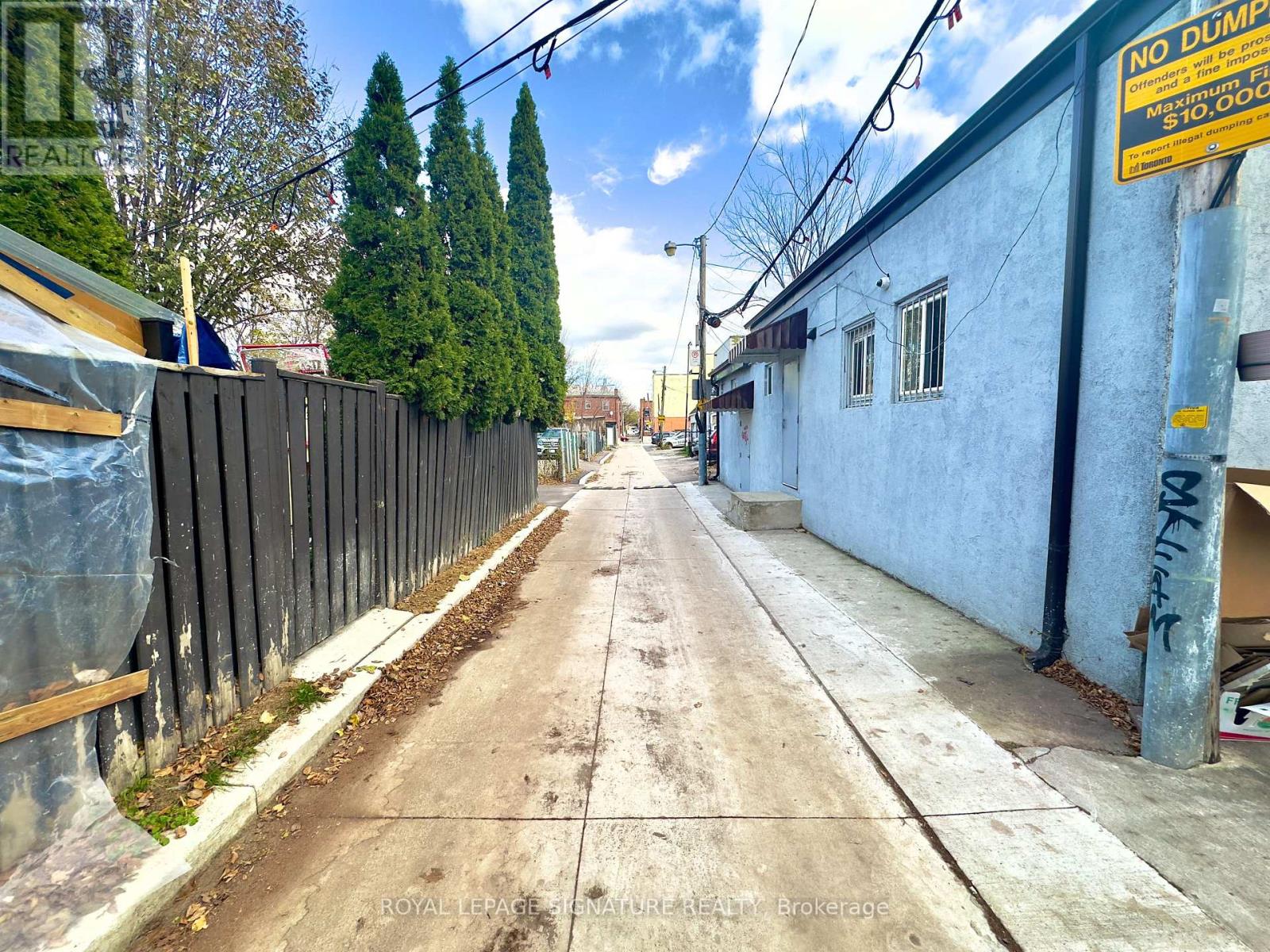 1768 St Clair Avenue W, Toronto (Weston-Pellam Park), Ontario  M6N 1J3 - Photo 18 - W12565224