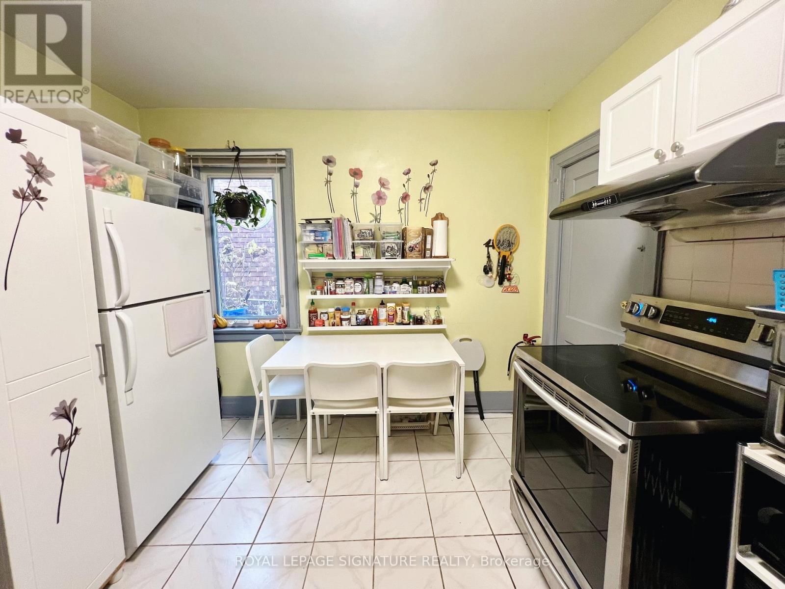 1768 St Clair Avenue W, Toronto (Weston-Pellam Park), Ontario  M6N 1J3 - Photo 6 - W12565224