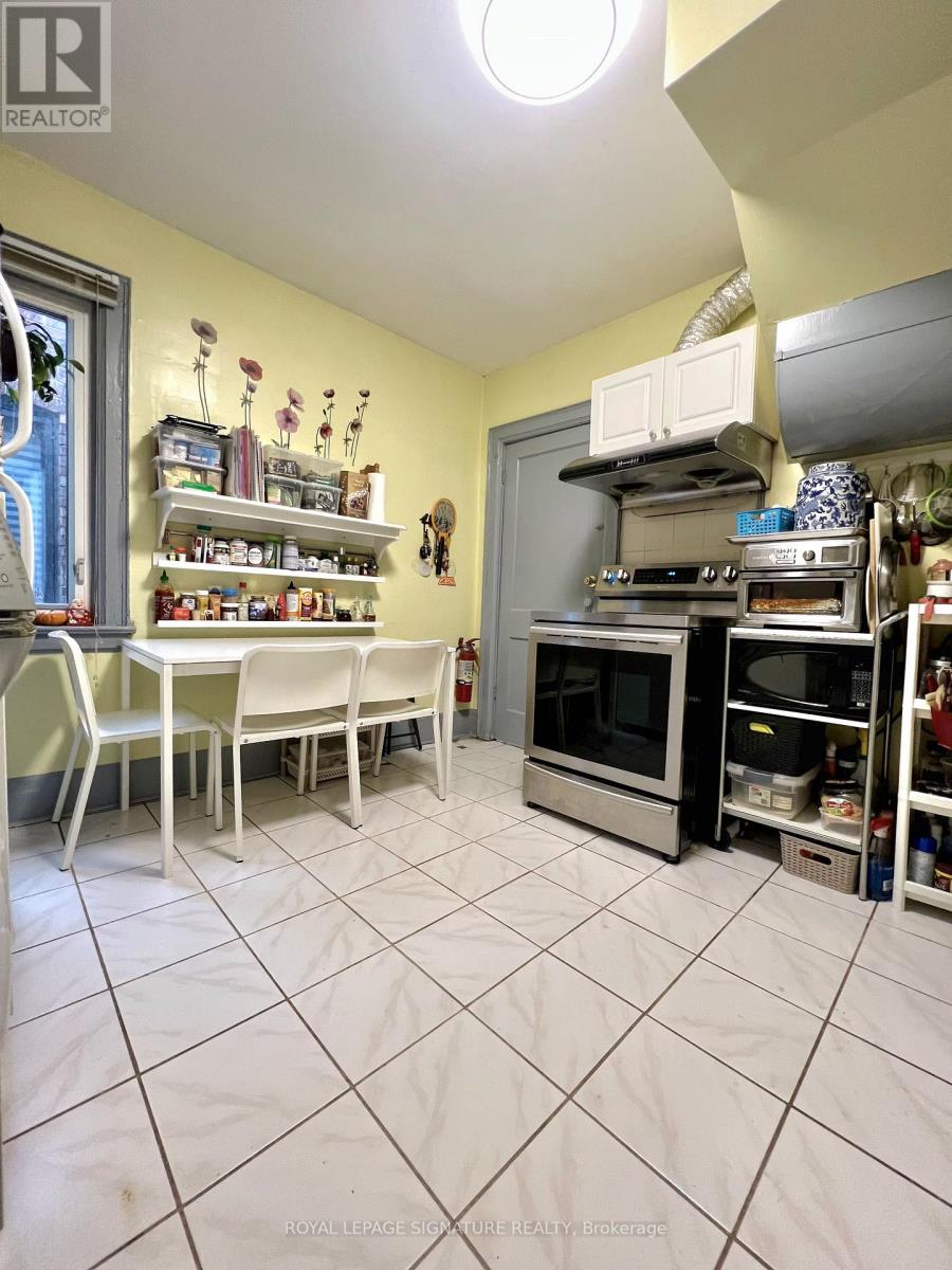 1768 St Clair Avenue W, Toronto (Weston-Pellam Park), Ontario  M6N 1J3 - Photo 7 - W12565224