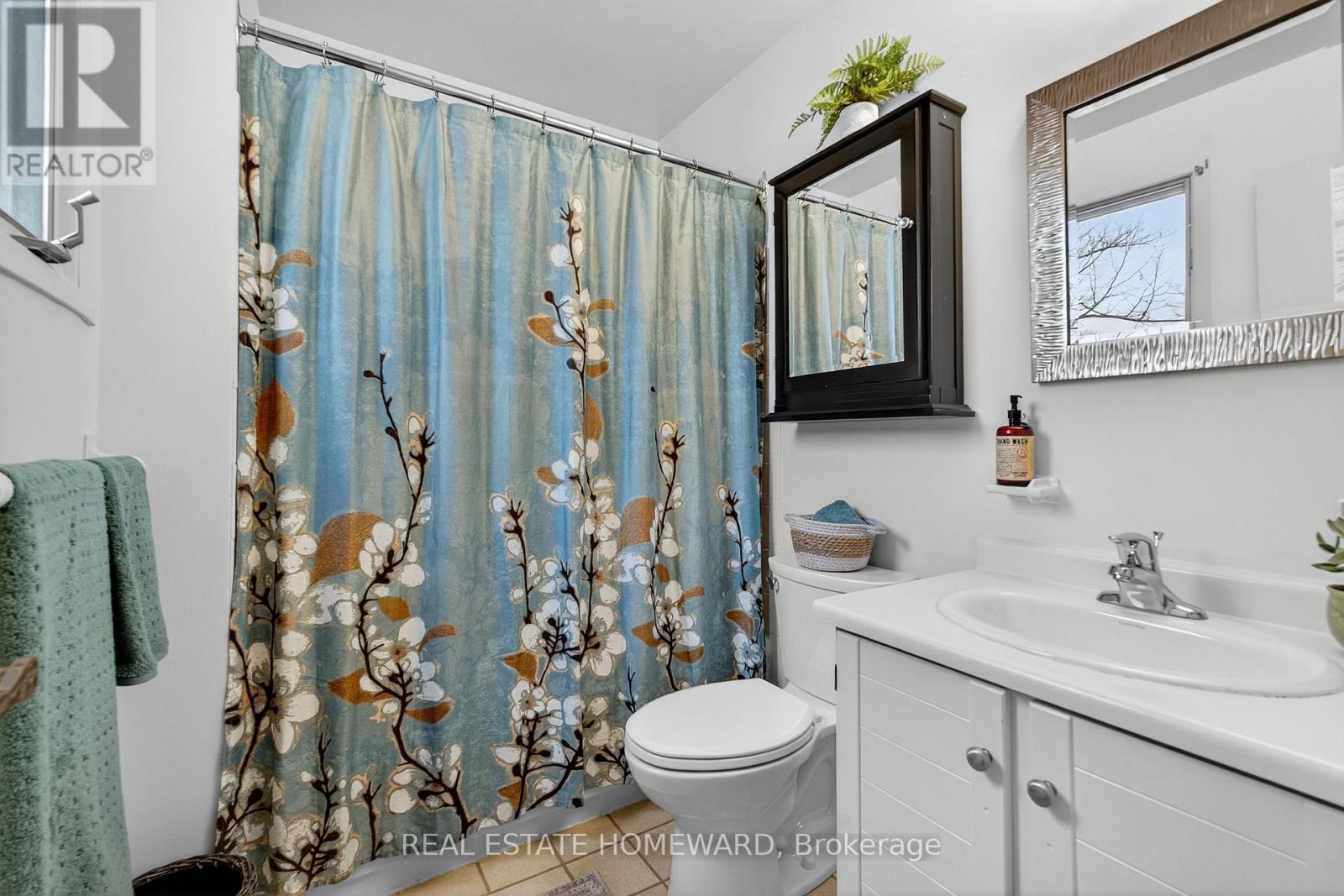 887 Woodside Drive W, Kingston, Ontario  K7P 1T1 - Photo 17 - X12582572