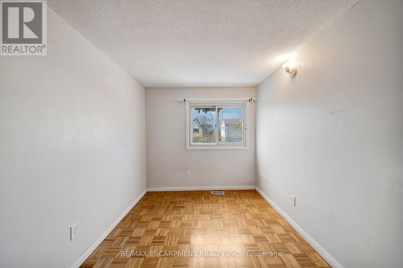 408 East 21st Street, Hamilton, Ontario  L8V 2V2 - Photo 18 - X12582580