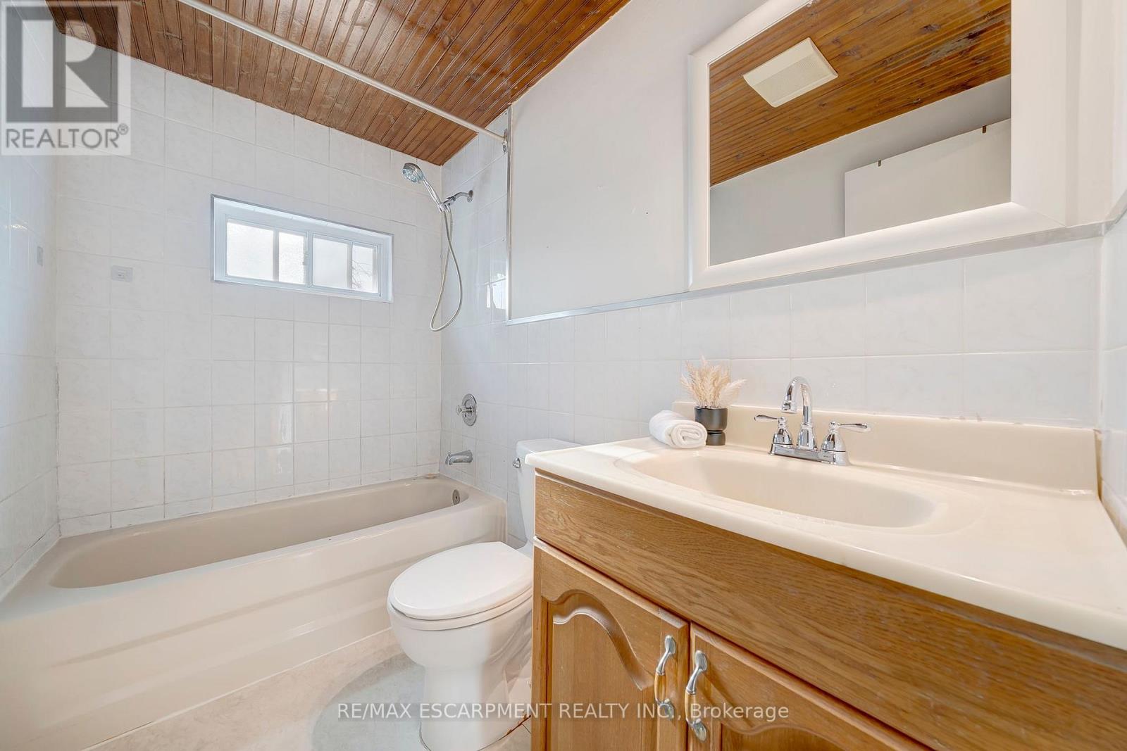 408 East 21st Street, Hamilton, Ontario  L8V 2V2 - Photo 19 - X12582580