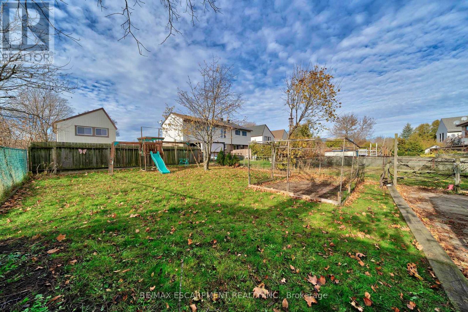 408 East 21st Street, Hamilton, Ontario  L8V 2V2 - Photo 32 - X12582580