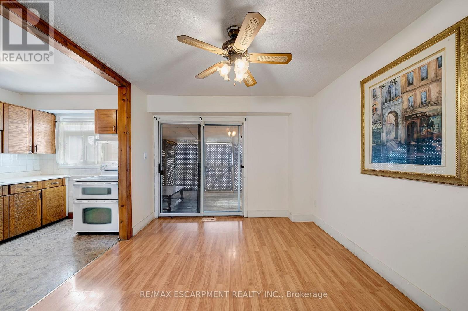 408 East 21st Street, Hamilton, Ontario  L8V 2V2 - Photo 8 - X12582580