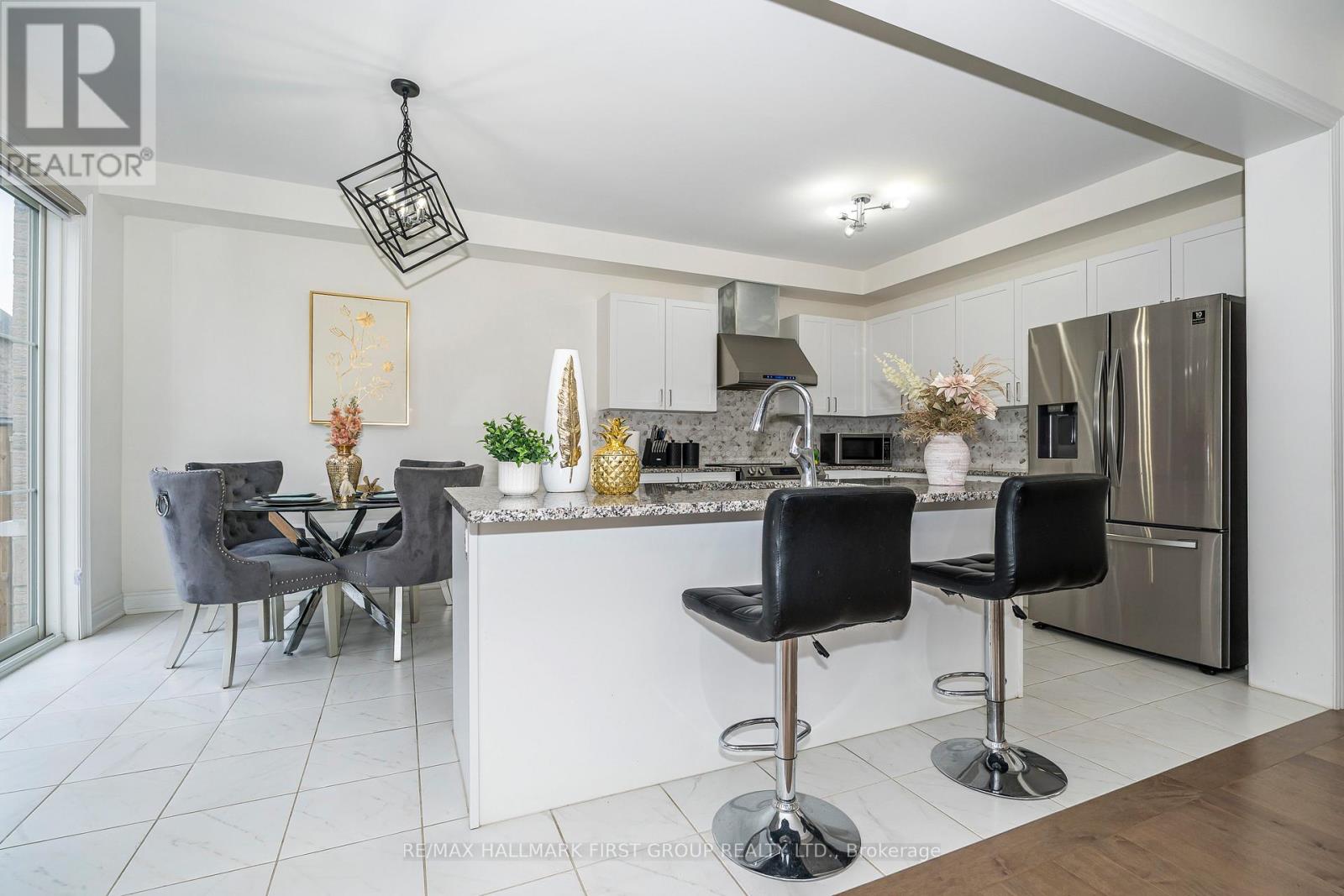 136 Auckland Dr Drive, Whitby, Ontario  L1P 0J2 - Photo 13 - E12581328