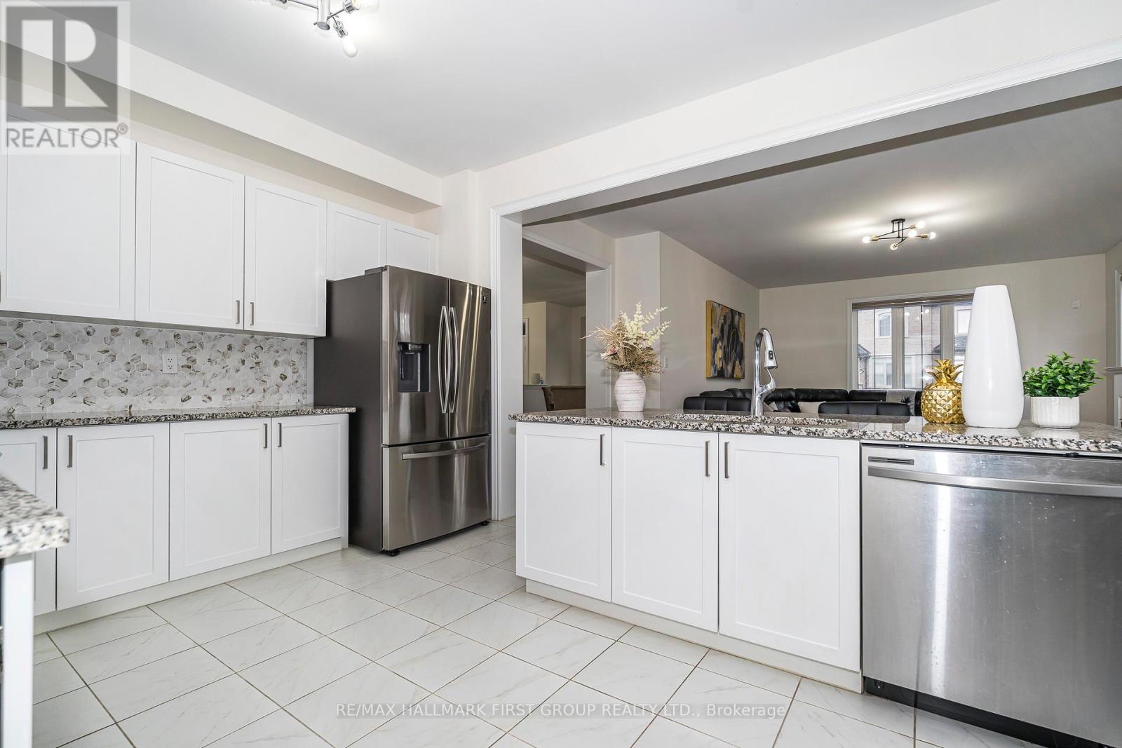 136 Auckland Dr Drive, Whitby, Ontario  L1P 0J2 - Photo 15 - E12581328