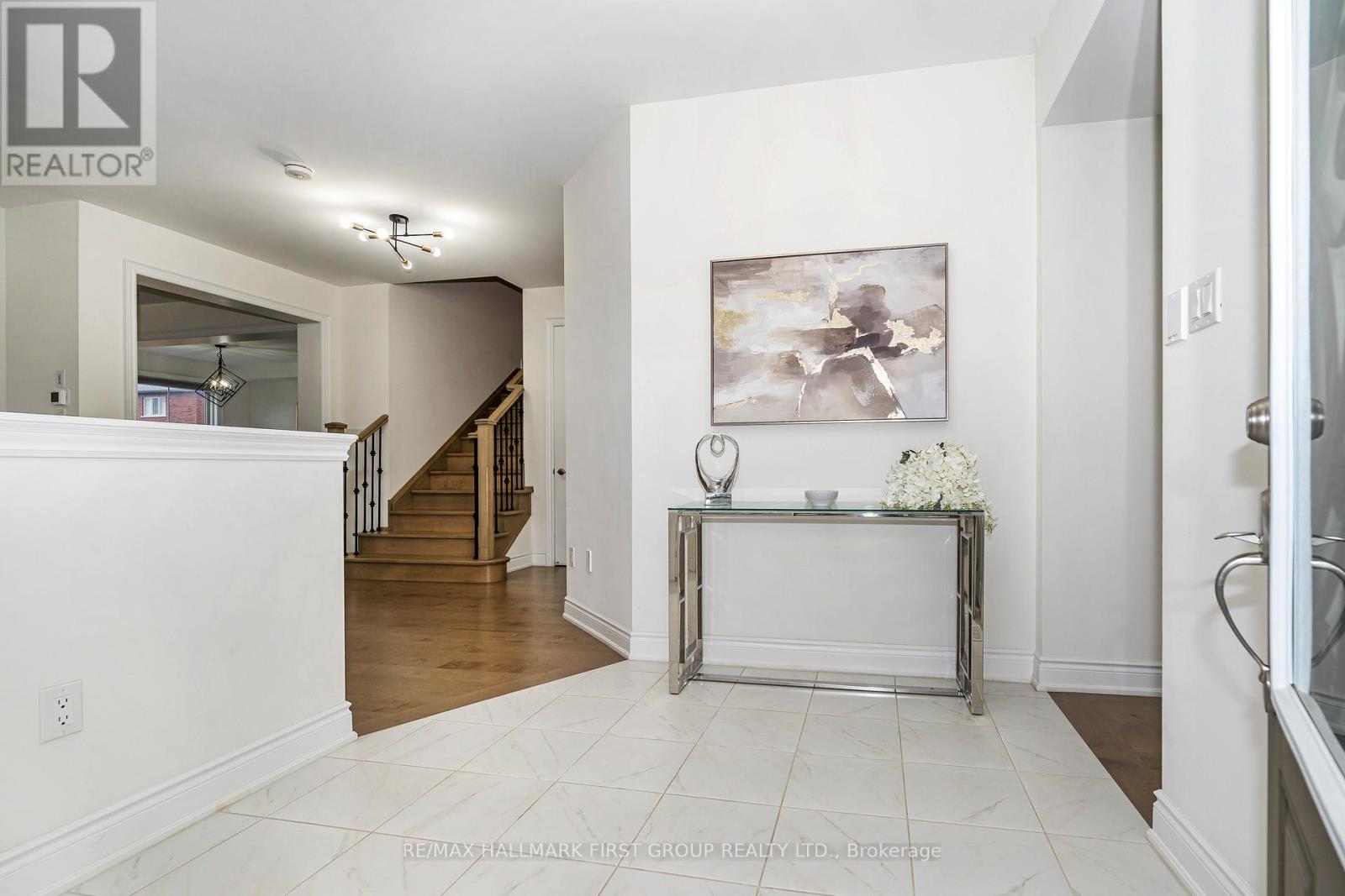 136 Auckland Dr Drive, Whitby, Ontario  L1P 0J2 - Photo 3 - E12581328