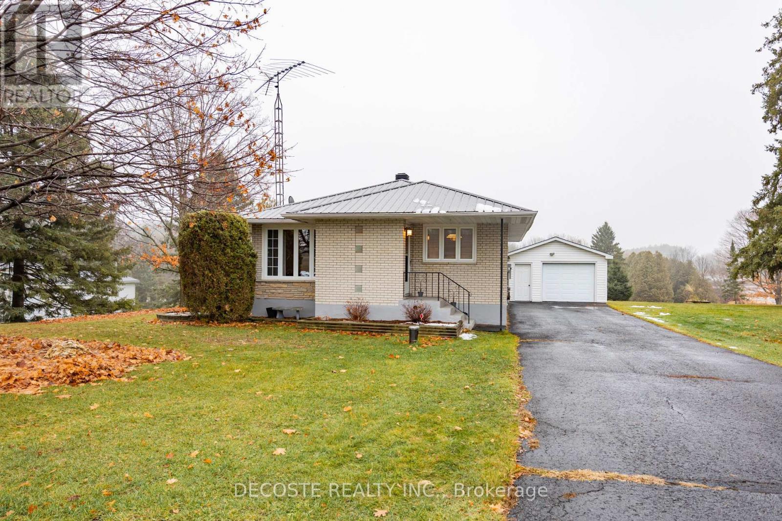 20676 Glen Robertson Road, North Glengarry, Ontario K0C 1A0 - Photo 31 - X12582726