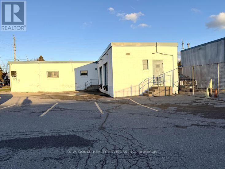 330 Sidney Street, Belleville (Belleville Ward), Ontario  K8P 1P5 - Photo 5 - X12542842