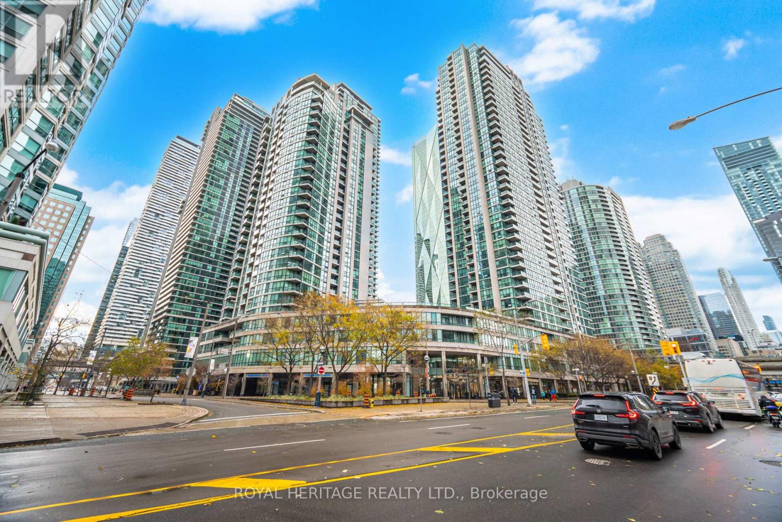 611 - 12 Yonge Street, Toronto, Ontario  M5E 1Z9 - Photo 1 - C12582730