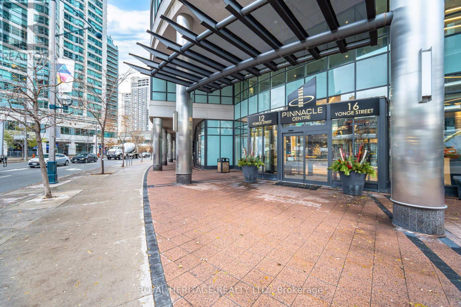 611 - 12 Yonge Street, Toronto, Ontario  M5E 1Z9 - Photo 2 - C12582730