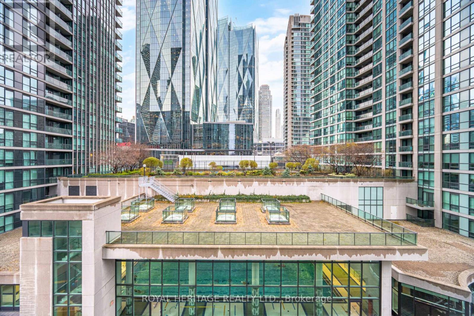 611 - 12 Yonge Street, Toronto, Ontario  M5E 1Z9 - Photo 24 - C12582730