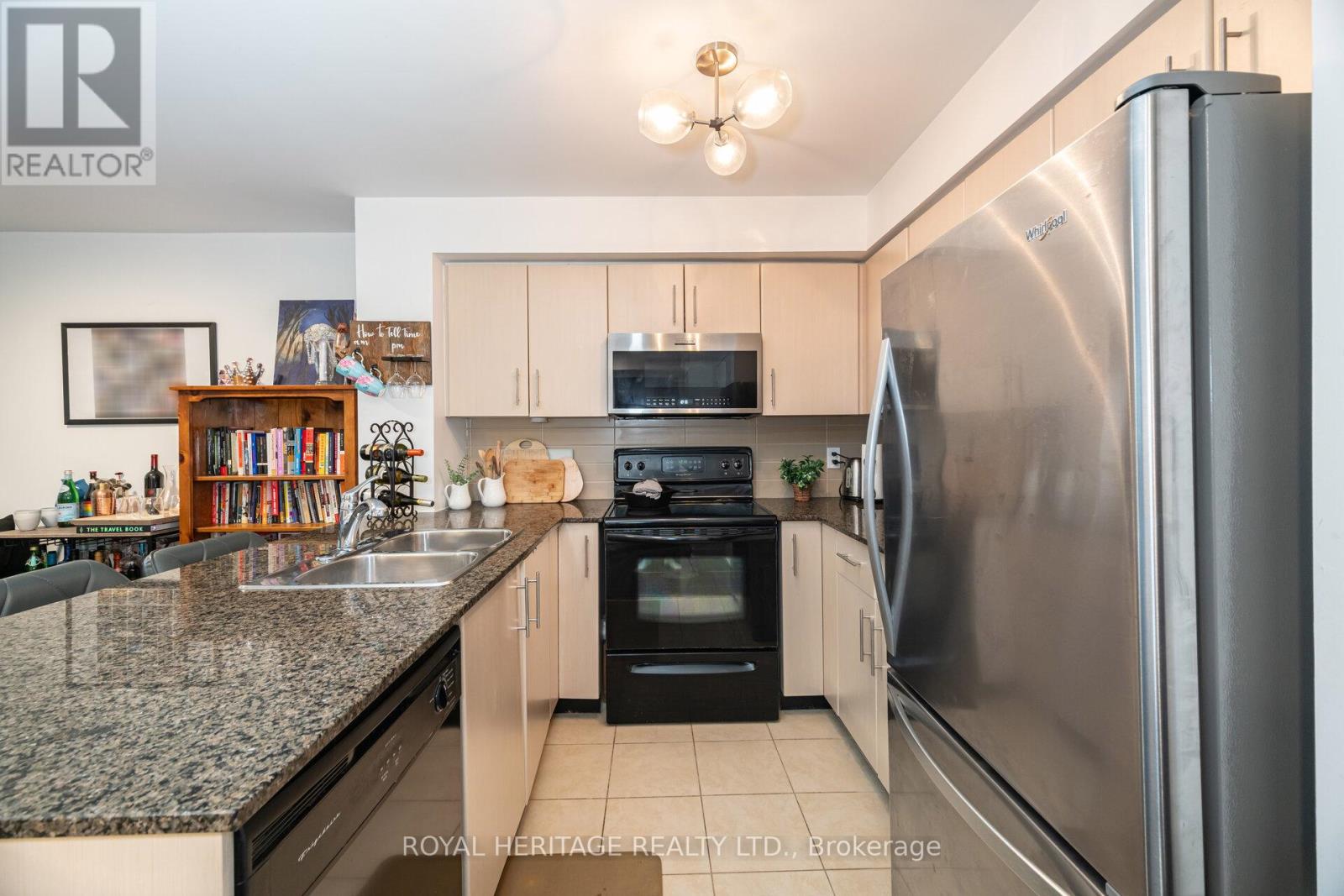 611 - 12 Yonge Street, Toronto, Ontario  M5E 1Z9 - Photo 9 - C12582730