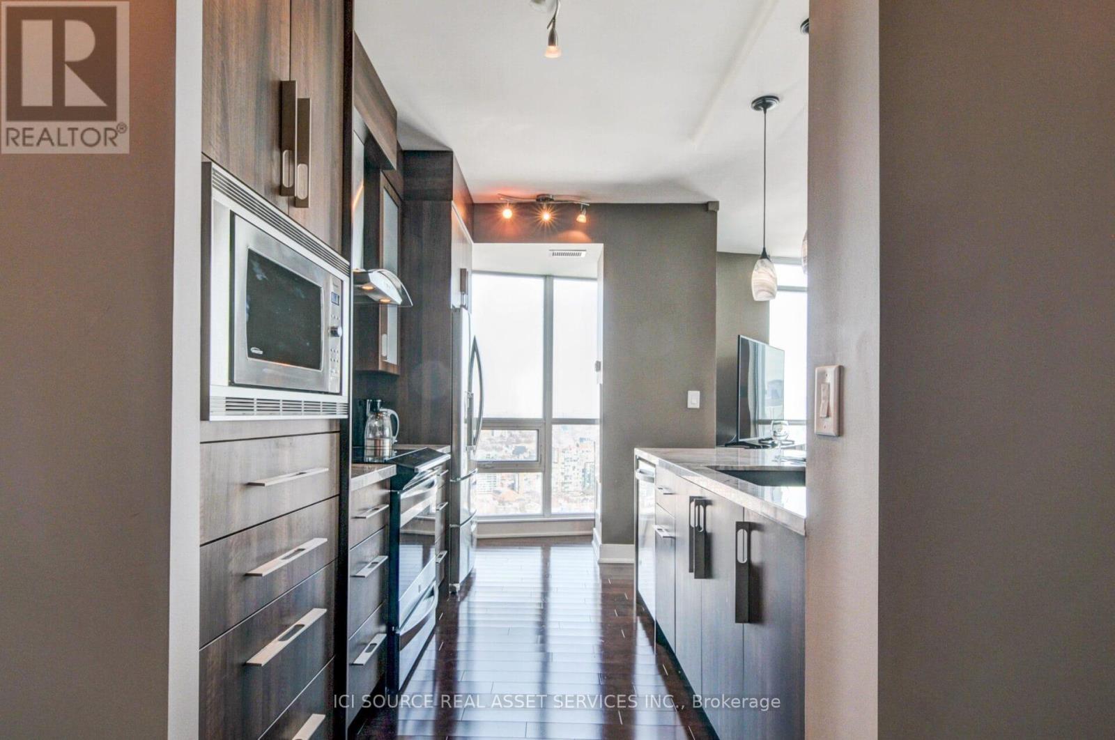 Lph02 - 219 Fort York Boulevard, Toronto, Ontario  M5V 1B1 - Photo 11 - C12582758