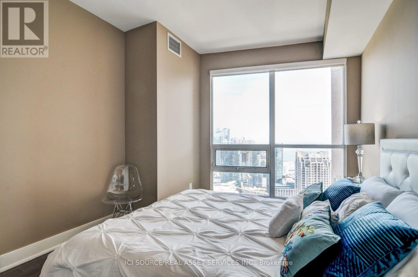 Lph02 - 219 Fort York Boulevard, Toronto, Ontario  M5V 1B1 - Photo 15 - C12582758