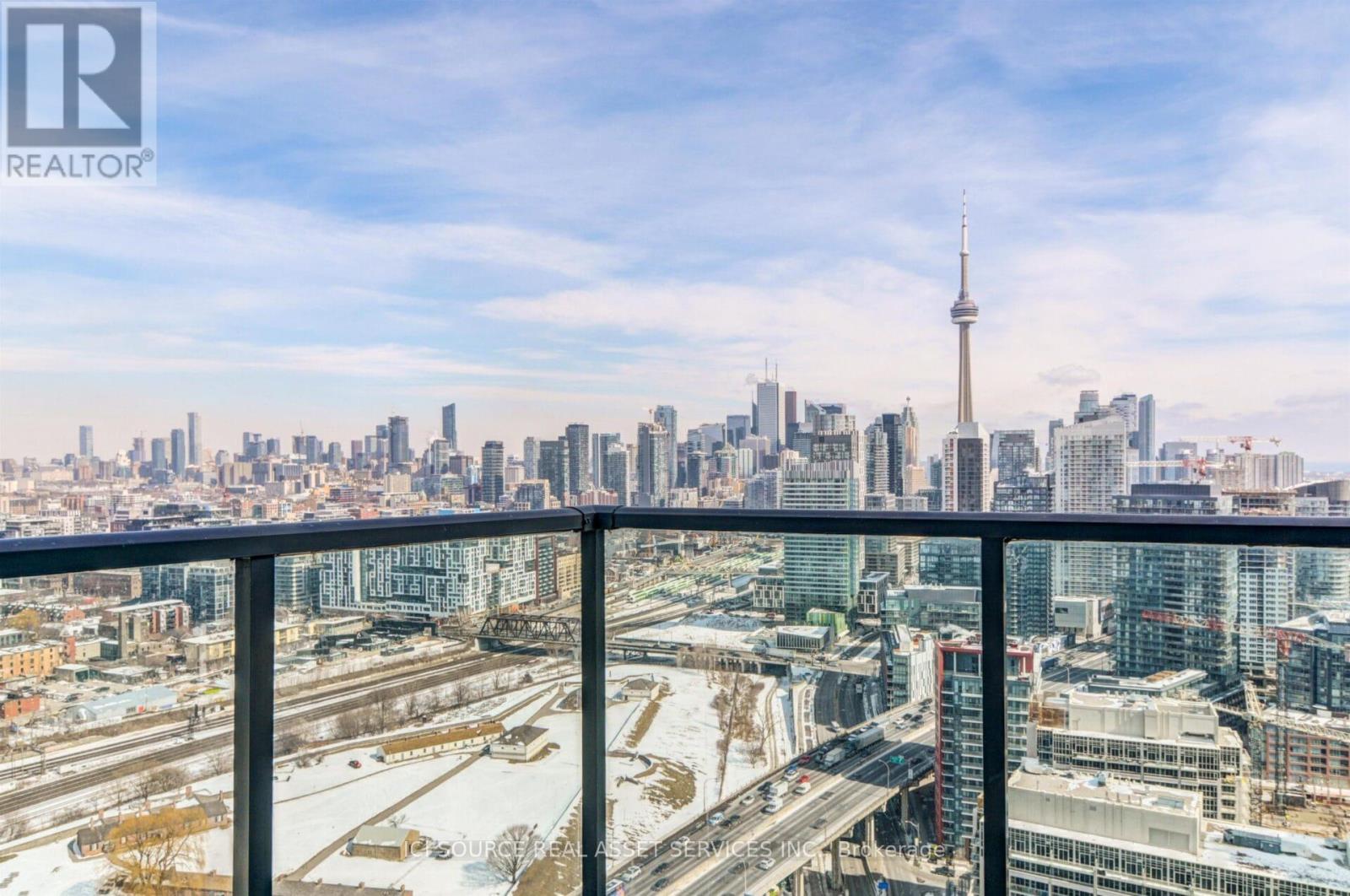 Lph02 - 219 Fort York Boulevard, Toronto, Ontario  M5V 1B1 - Photo 2 - C12582758