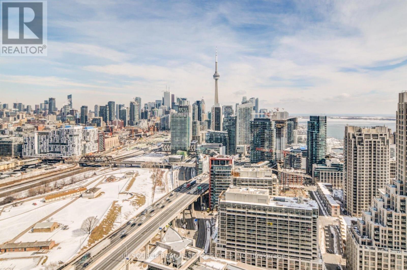 Lph02 - 219 Fort York Boulevard, Toronto, Ontario  M5V 1B1 - Photo 3 - C12582758