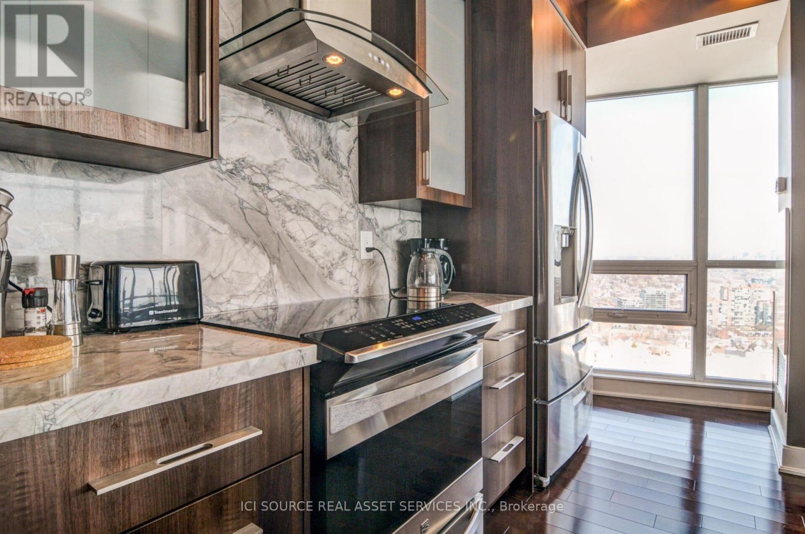 Lph02 - 219 Fort York Boulevard, Toronto, Ontario  M5V 1B1 - Photo 7 - C12582758