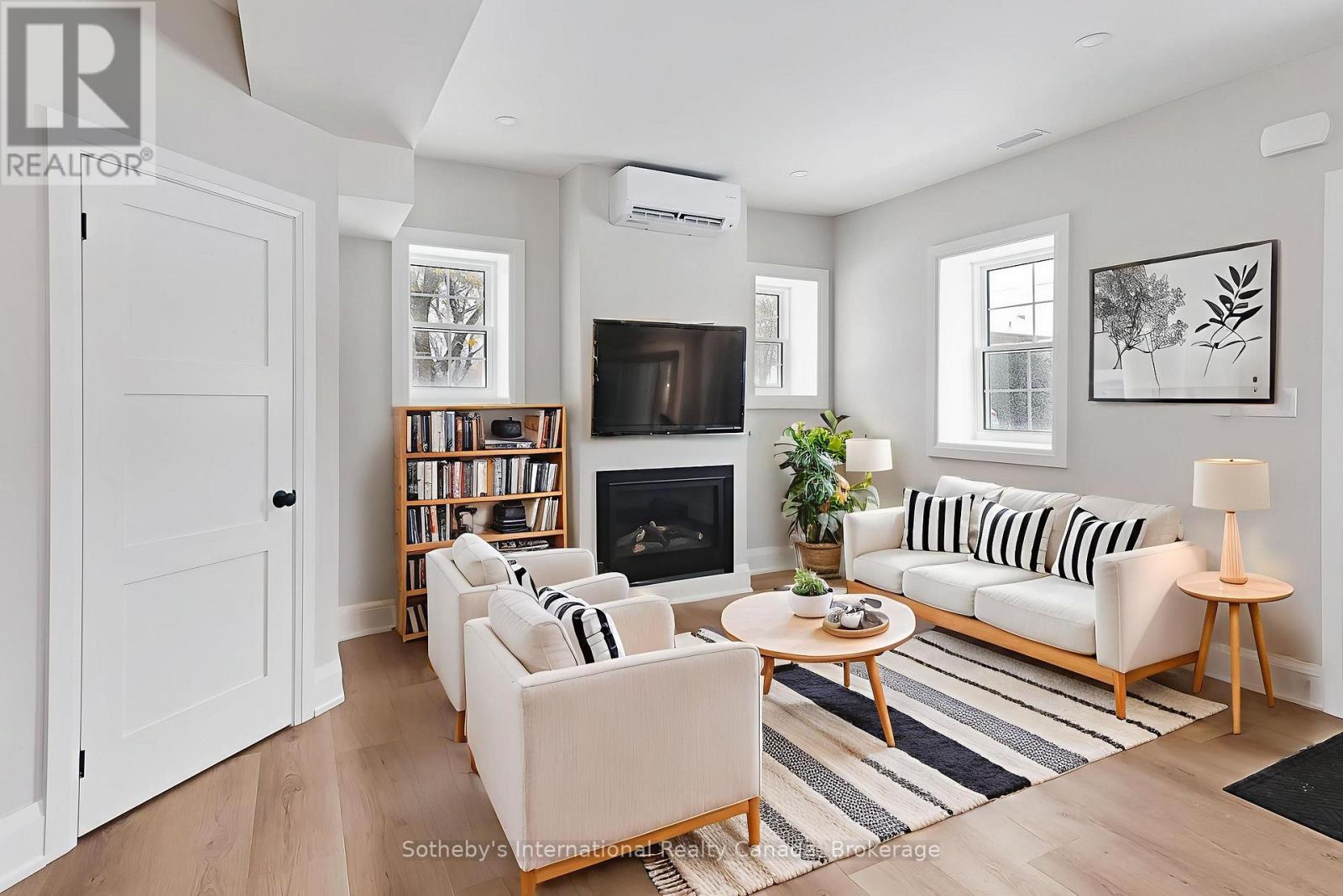 363 Sixth Street, Collingwood, Ontario  L9Y 1Z6 - Photo 4 - S12569402