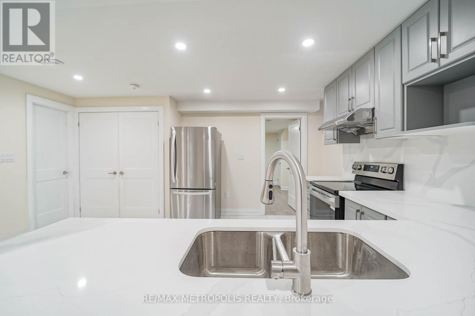 Bsmt - 929 Greenhill Avenue, Oshawa, Ontario L1K 0C3 - Photo 10 - E12582686