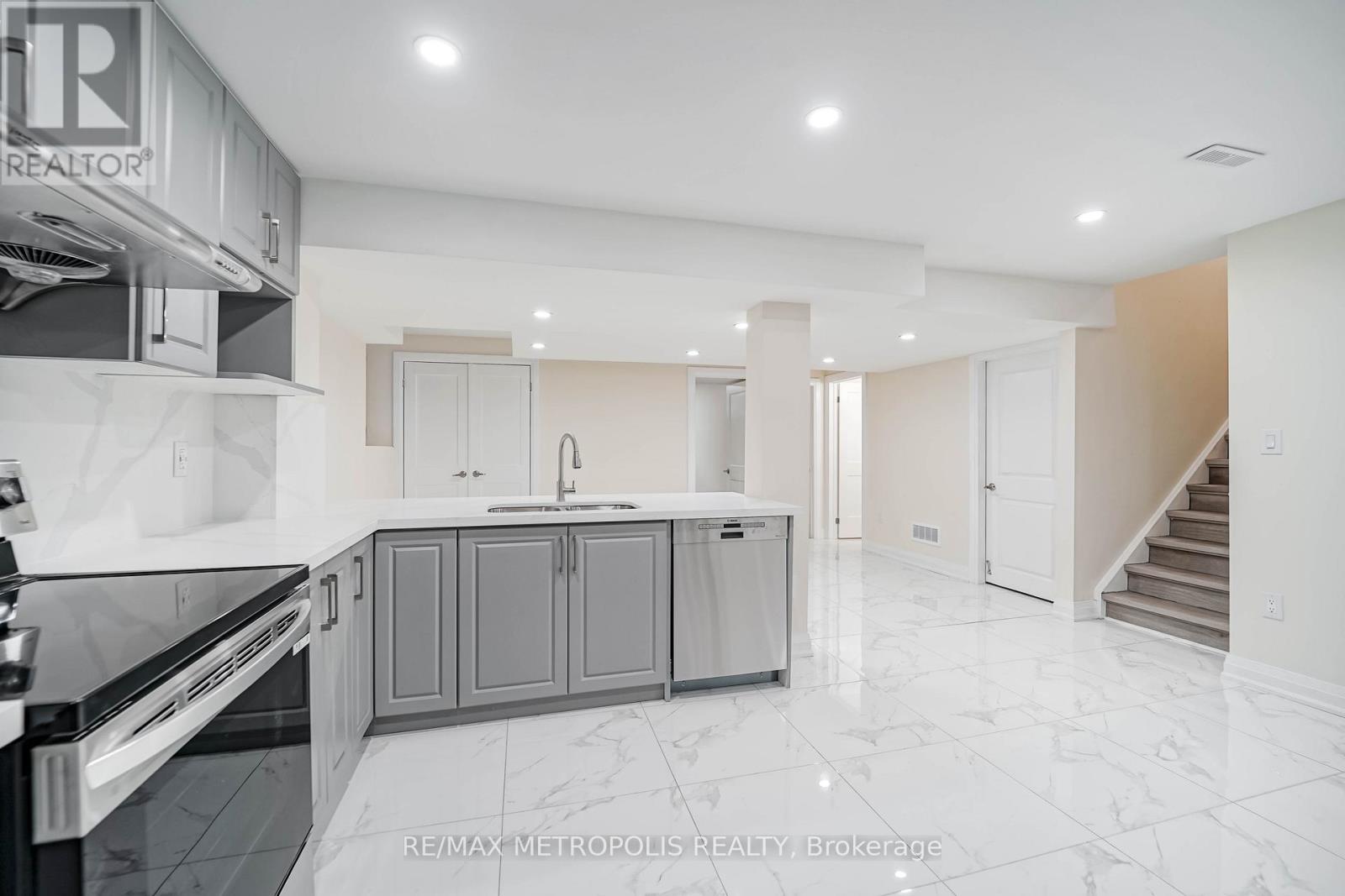 Bsmt - 929 Greenhill Avenue, Oshawa, Ontario L1K 0C3 - Photo 12 - E12582686