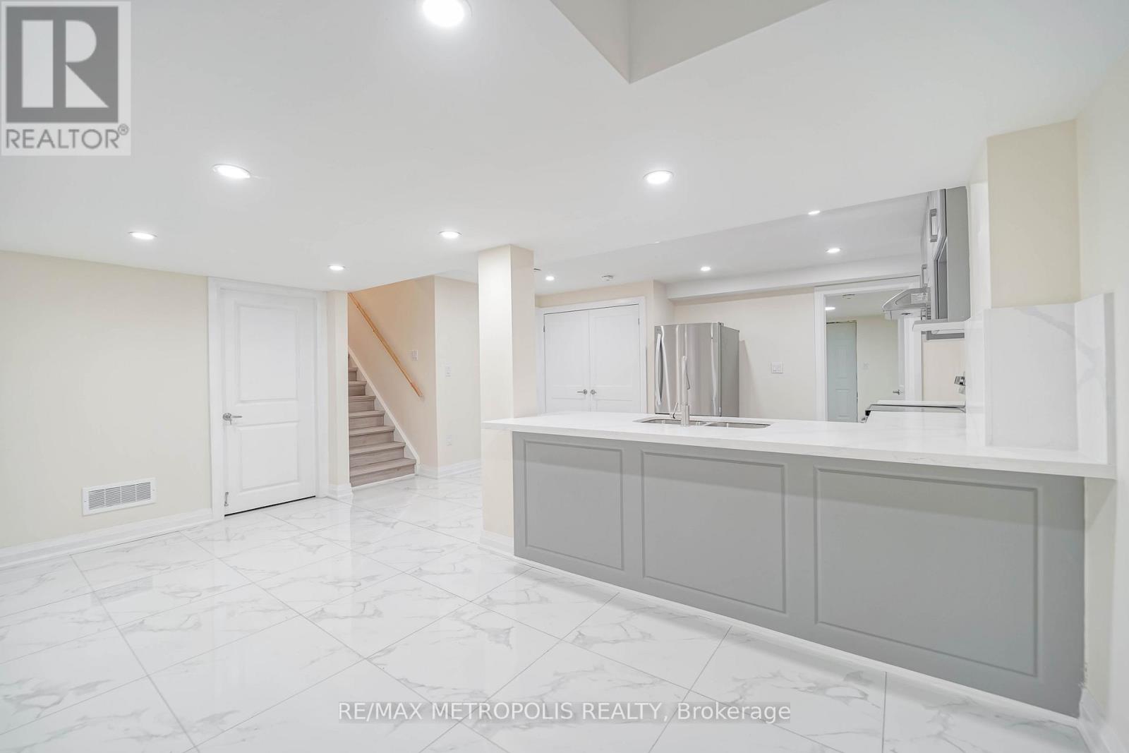 Bsmt - 929 Greenhill Avenue, Oshawa, Ontario L1K 0C3 - Photo 13 - E12582686