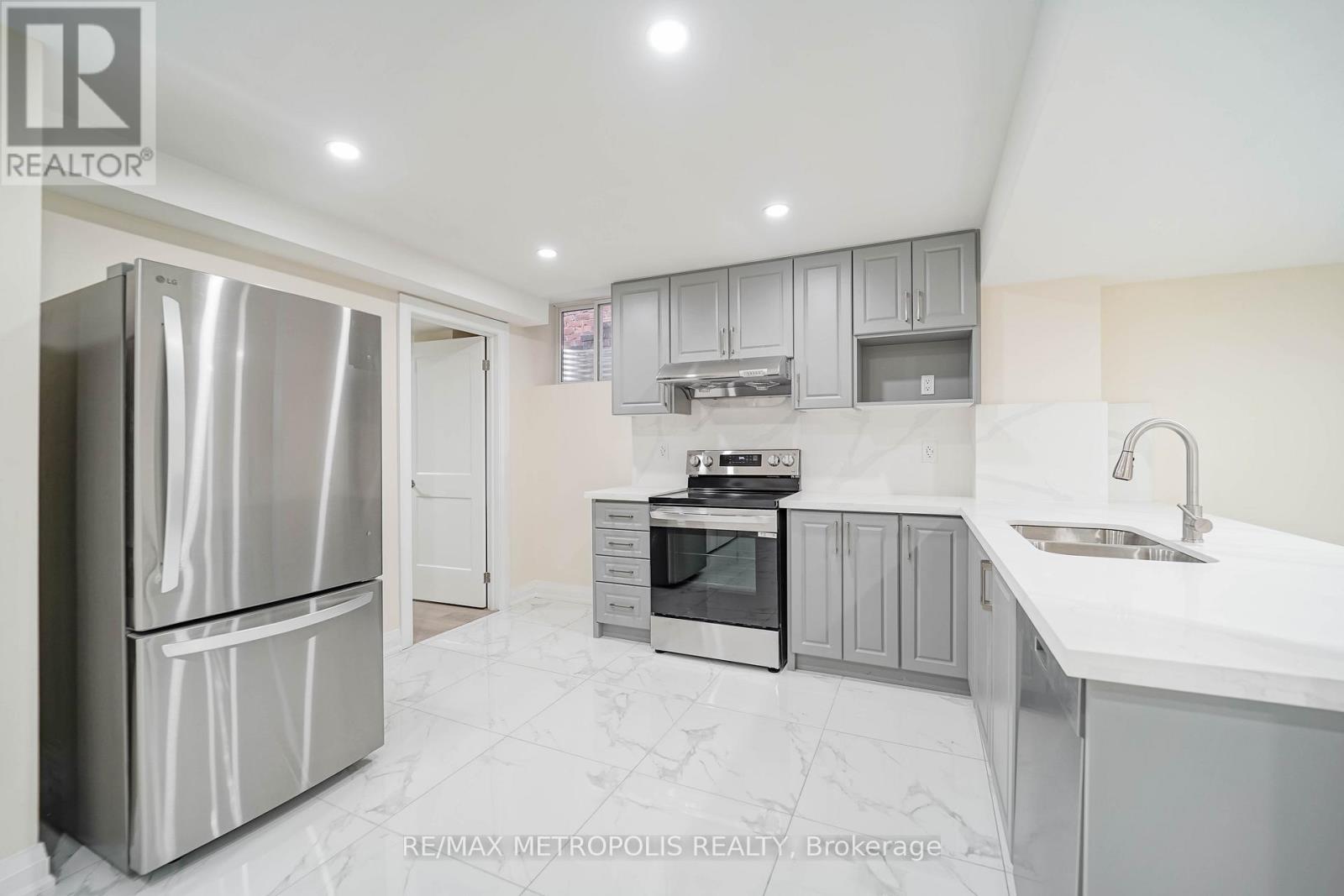 Bsmt - 929 Greenhill Avenue, Oshawa, Ontario L1K 0C3 - Photo 8 - E12582686