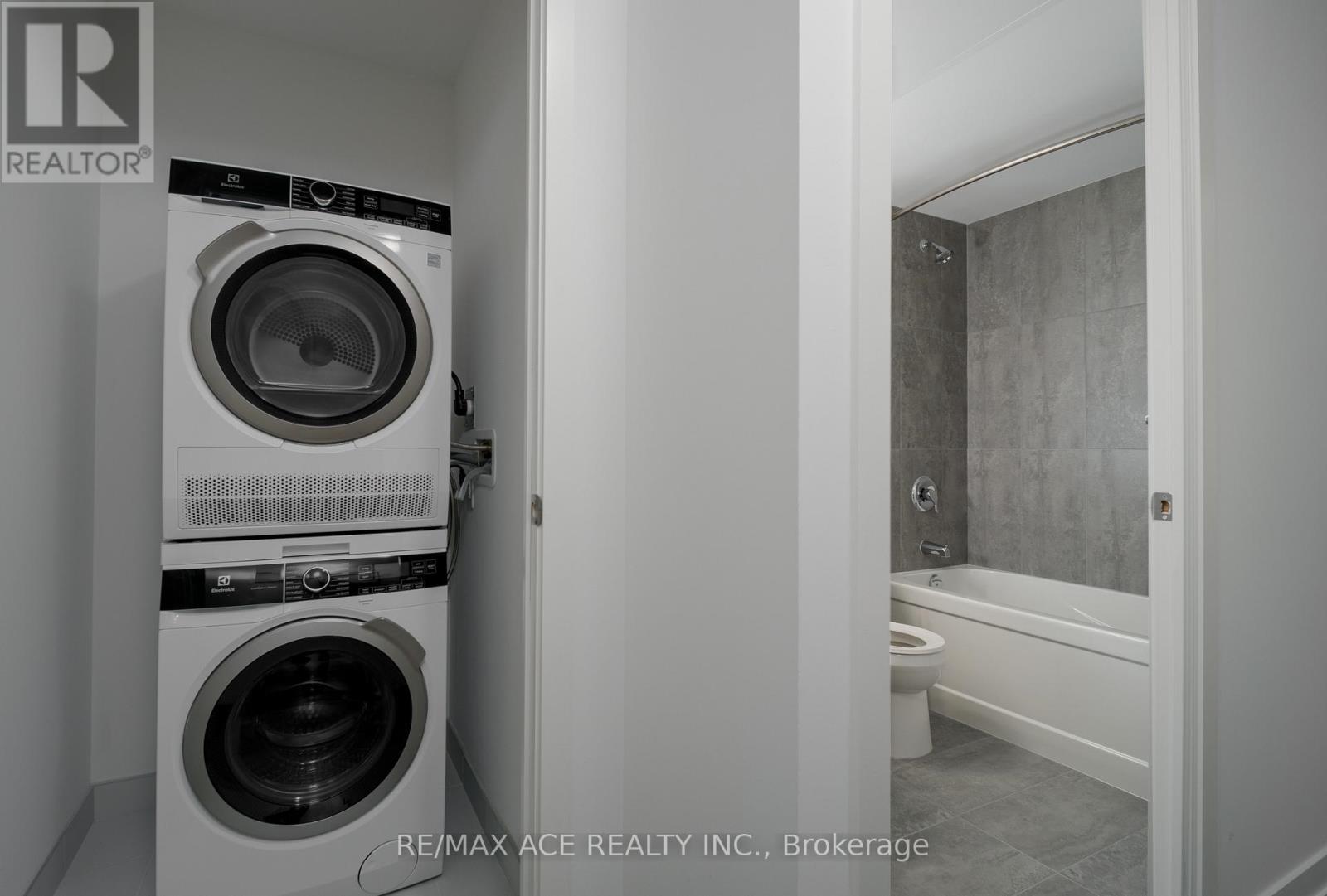 218 - 7439 Kingston Road, Toronto, Ontario  M1B 5S3 - Photo 2 - E12582756