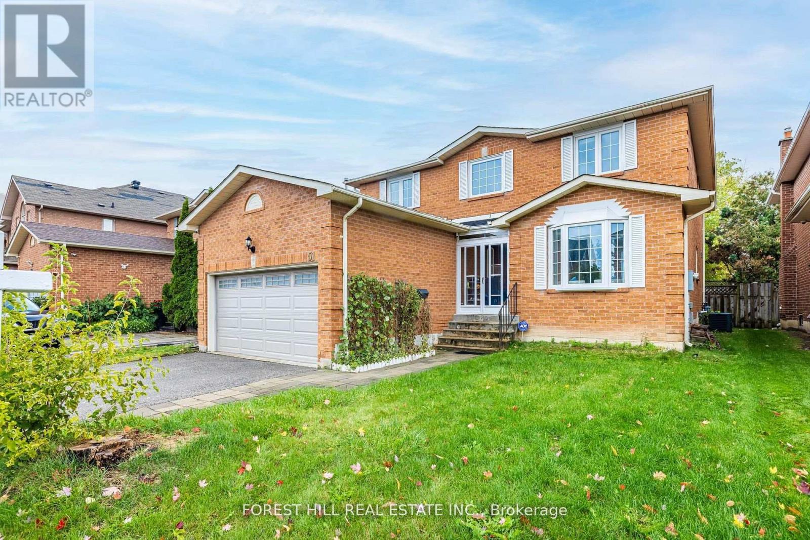 51 Briggs Avenue, Richmond Hill, Ontario  L4B 1N6 - Photo 2 - N12582638